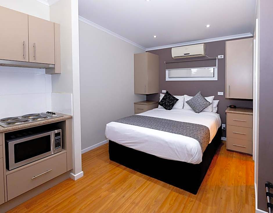 Airport Tourist Village Melbourne