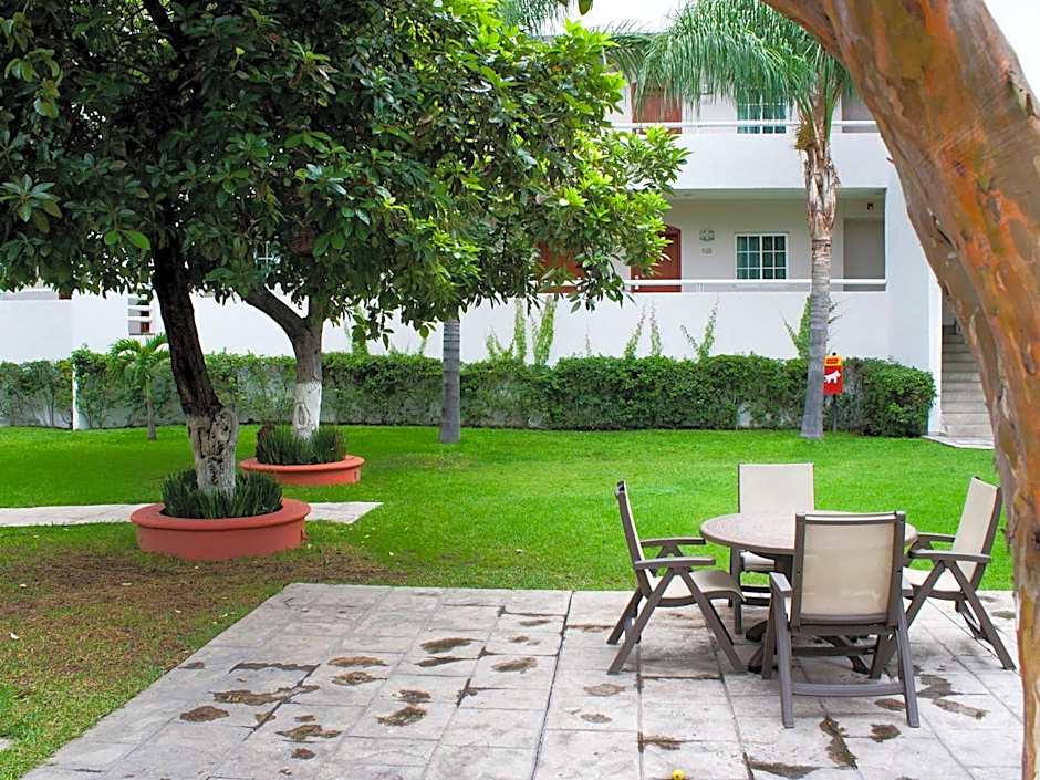 Aurea Hotel and Suites