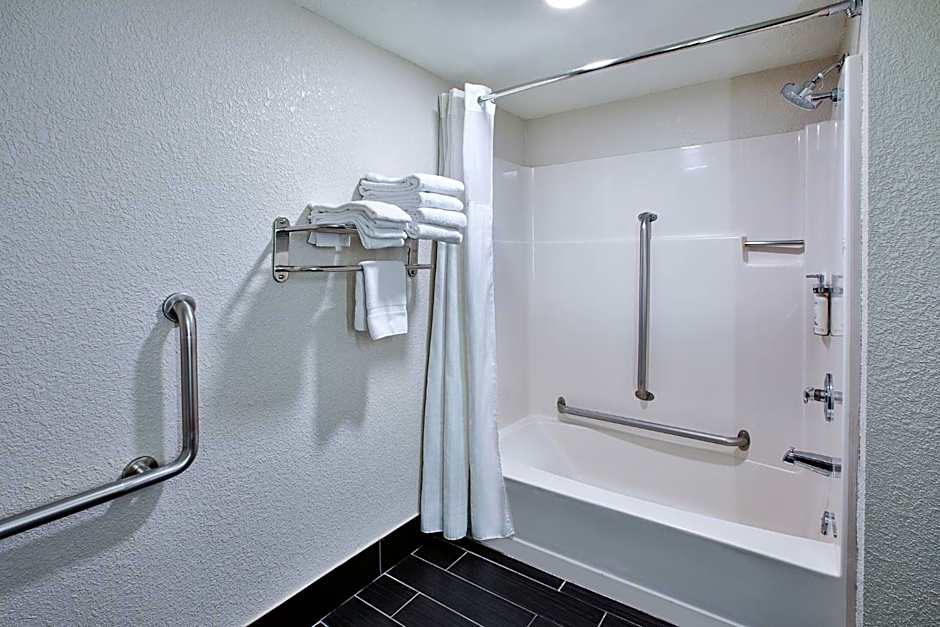 Holiday Inn Express & Suites Eden Prairie  Minneapolis By IHG