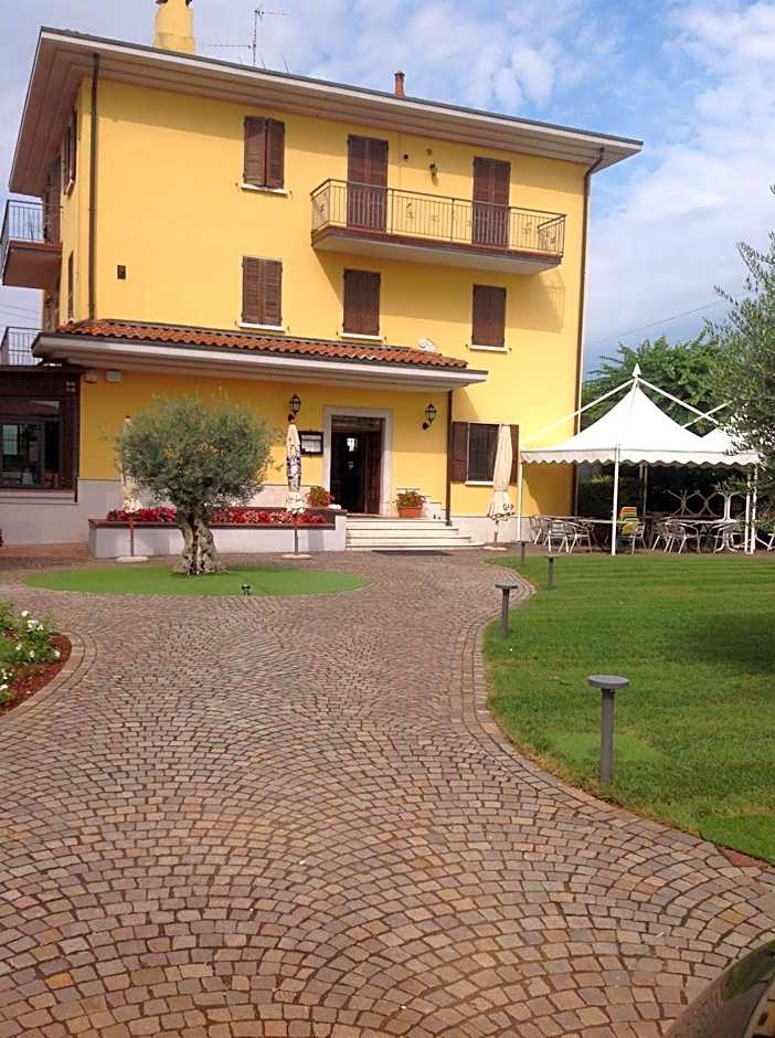 Hotel Panineria Colombera Rossa