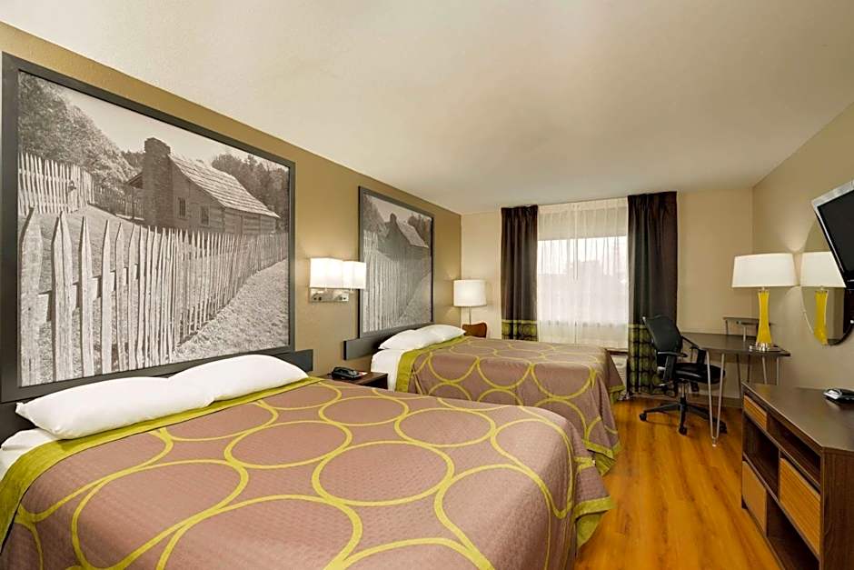 Super 8 by Wyndham Lexington/Hamburg Area