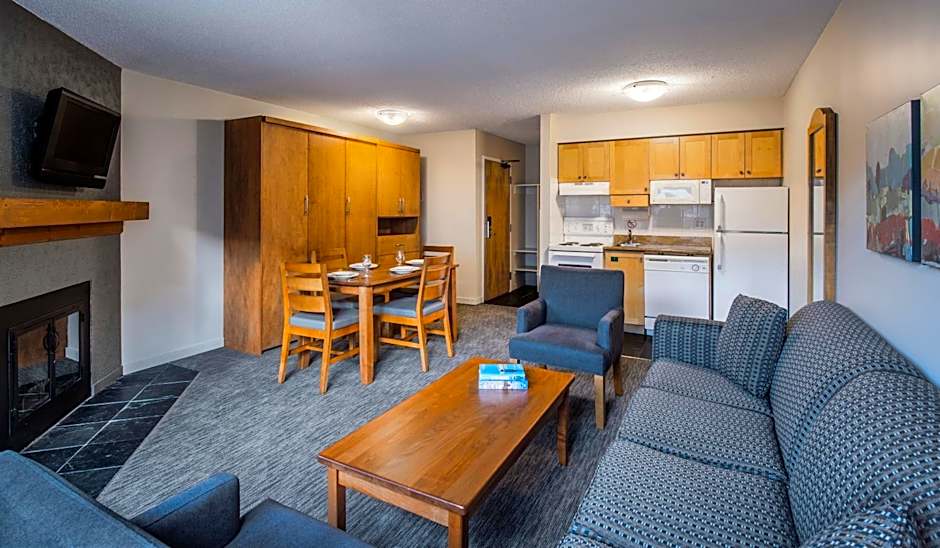 Whistler Village Inn & Suites