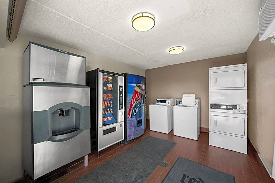 Red Roof Inn Dallas - DFW Airport North