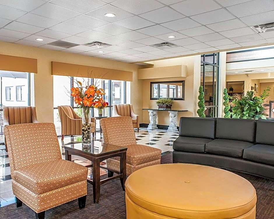 Quality Inn & Suites Mattoon South