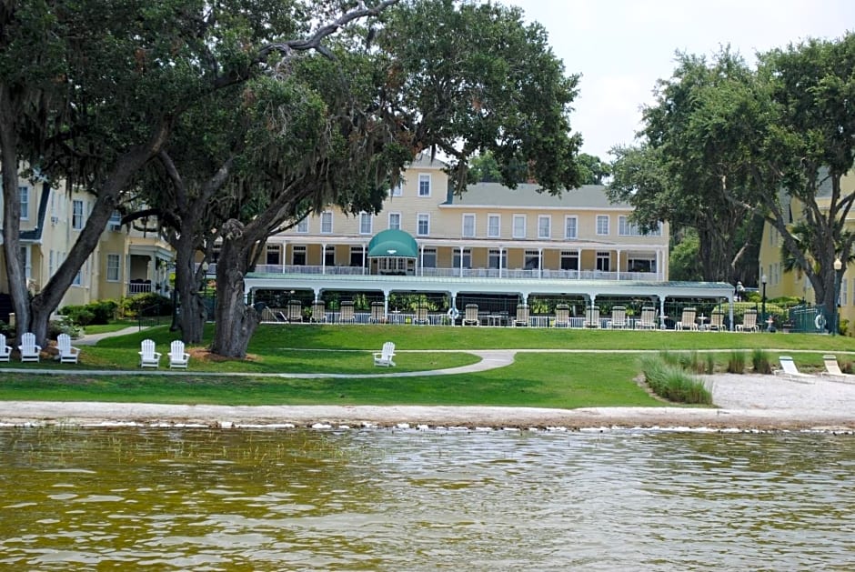 Lakeside Inn on Lake Dora