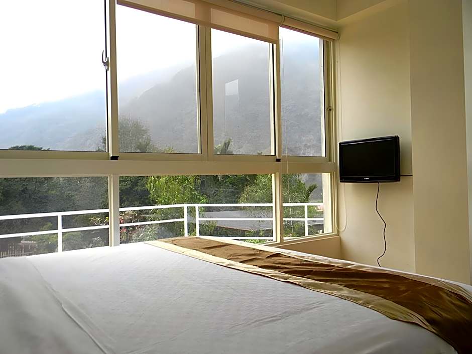 Young Chi Ku Hot Spring B&B