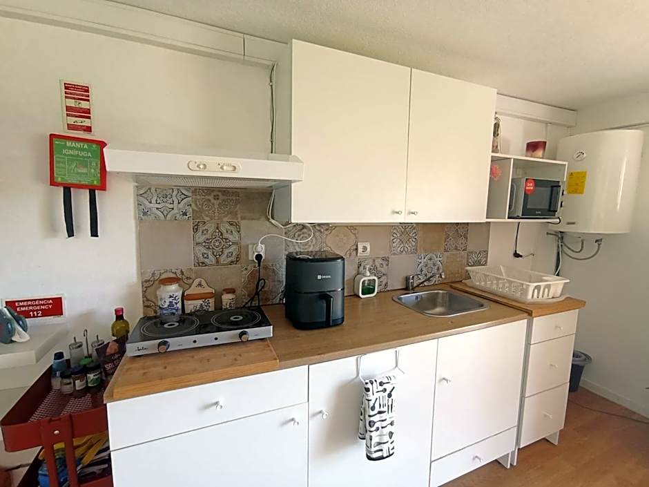 Alojamento - Apartamento ou quarto - Estacionamento à porta