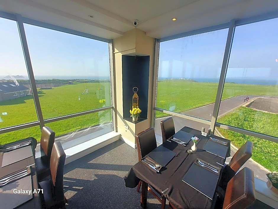 Admiralty Hotel & Restaurant