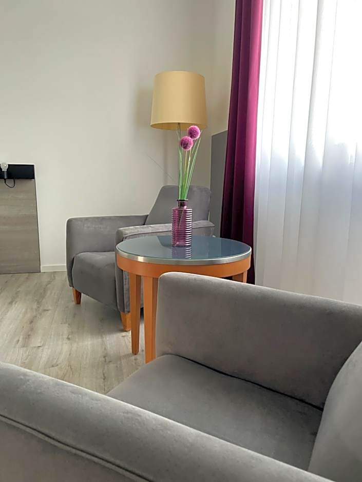 PRIMA Inn HOTEL & HOF NEURUPPIN - digitales & rezeptionsloses Motel