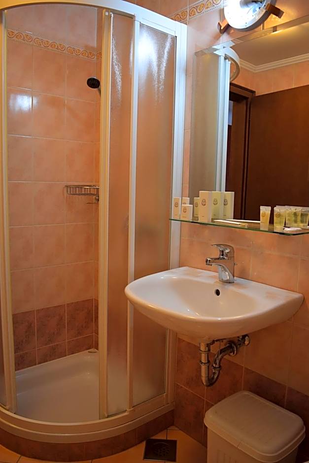 Guest House Pod Grebenom