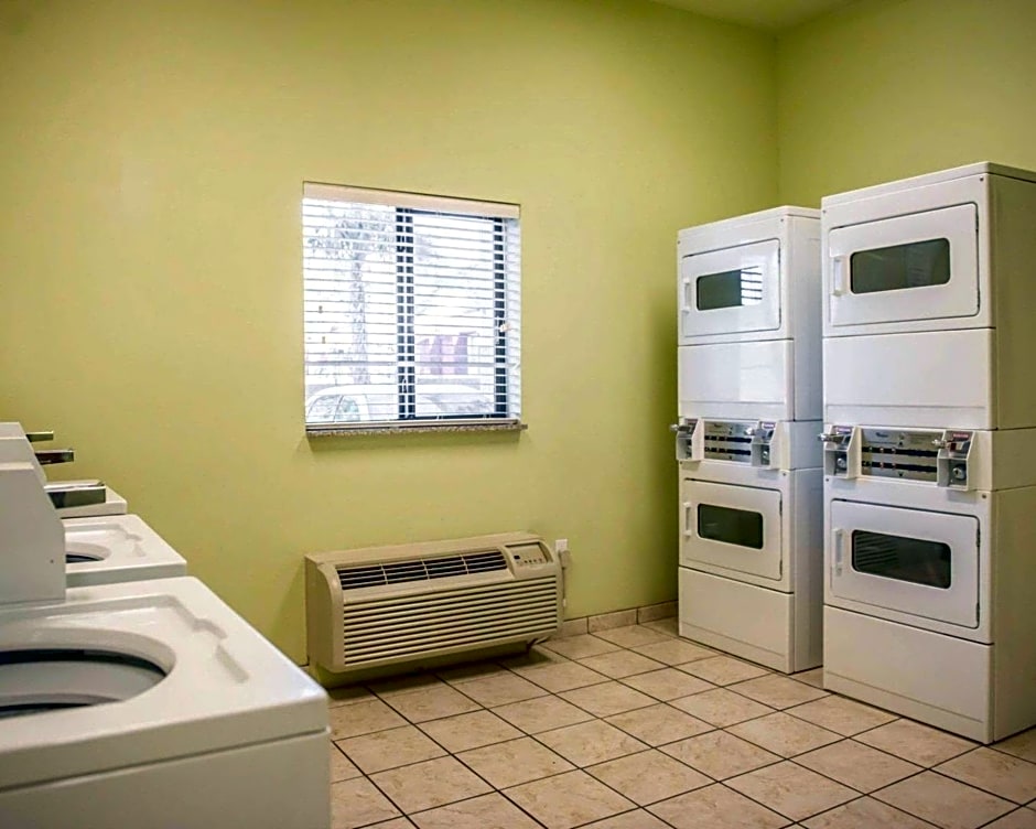Suburban Studios near Panama City Beach