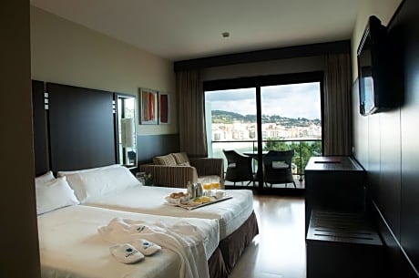 Double or Twin Room with Sea View