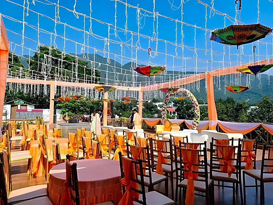 Hotel Rajpur Heights