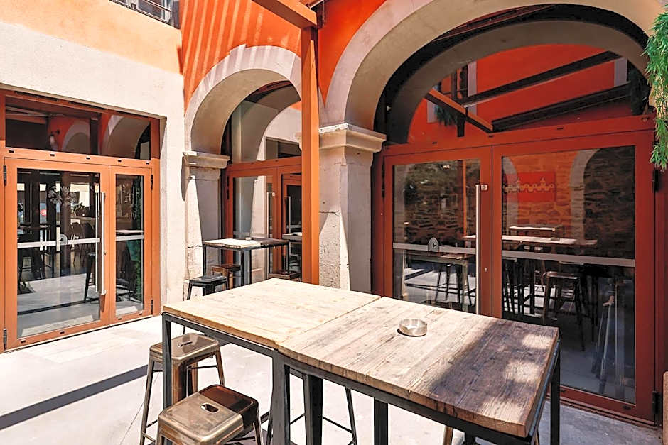 Le Couvent - Hostel