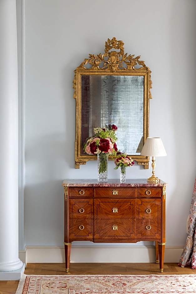 Le Bristol Paris, Oetker Hotels