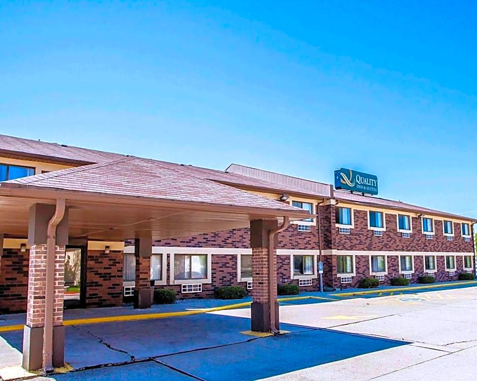Photo 1 of 30 of Quality Inn & Suites Champaign North - Urbana