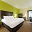 La Quinta Inn & Suites by Wyndham Grove City