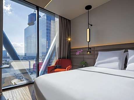 Executive Queen Room with View