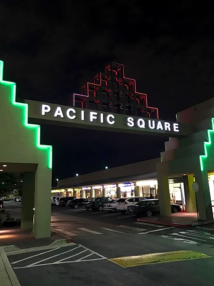 Hotel Pacific Garden