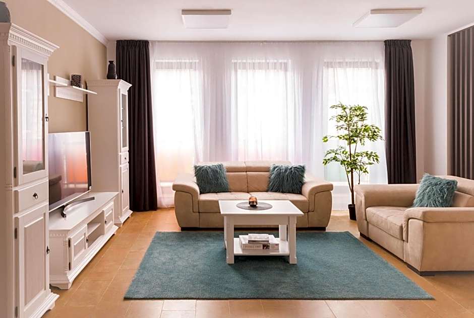Lira Holiday Apartments
