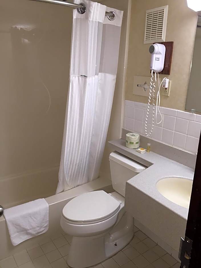 Days Inn by Wyndham Pittsburgh