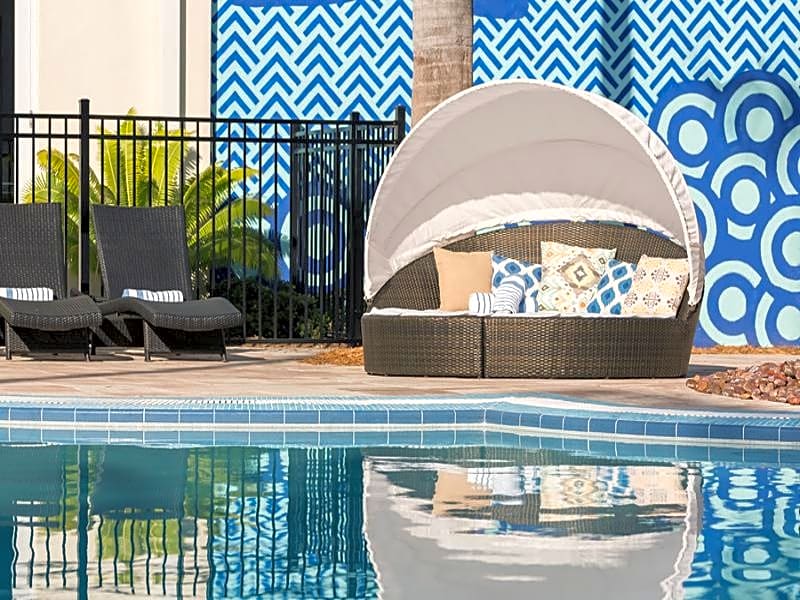 Blue Flamingo Resort Key West