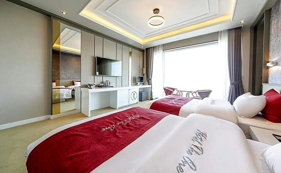 Yeosu Hotel The One