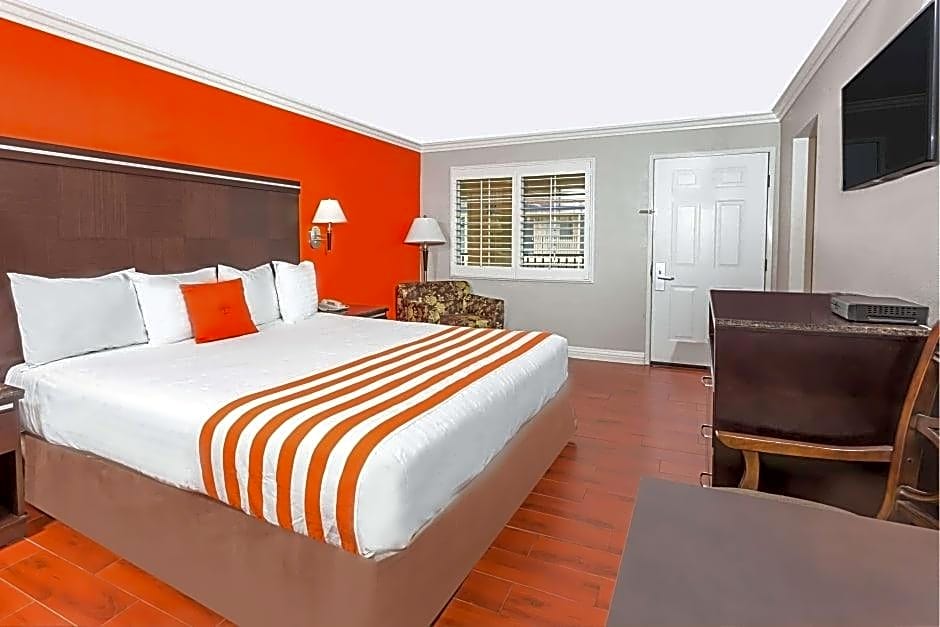 Casa Blanca Hotel & Suites Orange