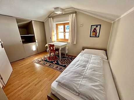 Single Room with Shared Bathroom