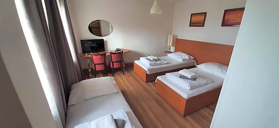 Gallery Hotel SIS