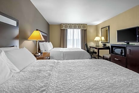 2 Queens Hearing Accessible Nonsmoking