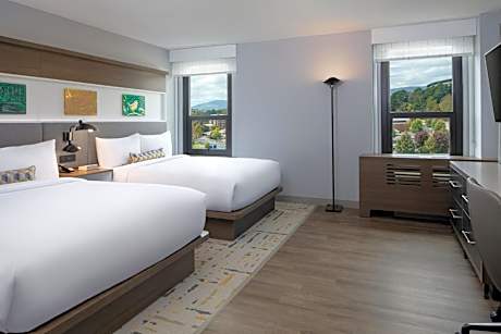 Queen Room with Two Queen Beds - Hearing Accessible/Non-Smoking