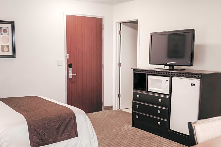 Eastland Suites Hotel & Conference Center