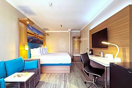 1 King Bed Mobility Accessible Room Non-Smoking