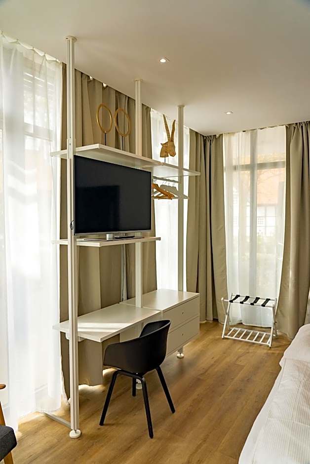 Glashaus mit 3 Gästezimmer