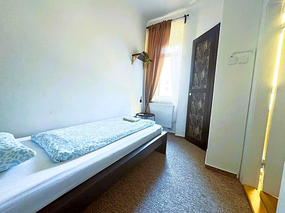 Black Style ROOMS Moravske namesti