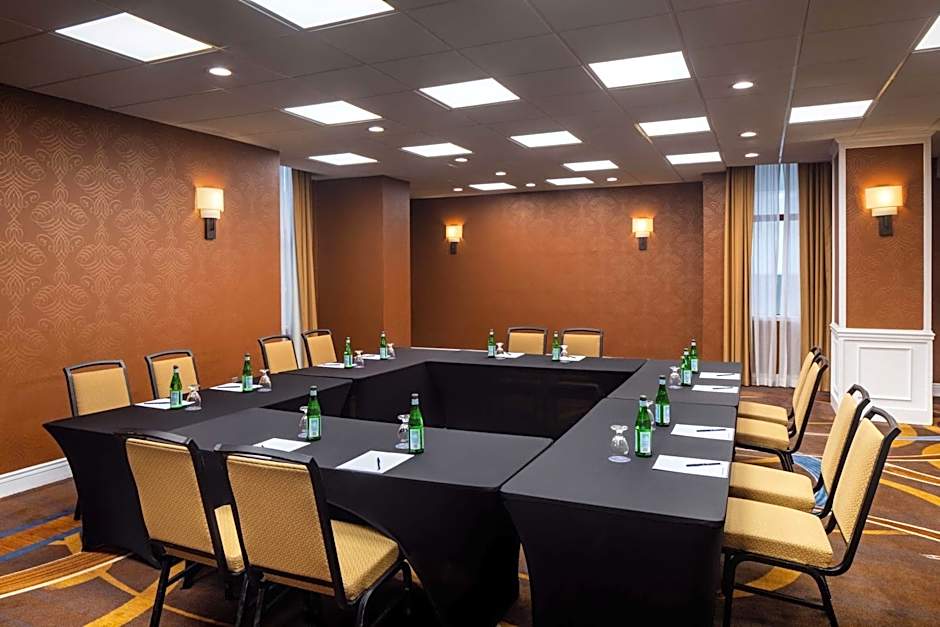 DoubleTree by Hilton Silver Spring DC North