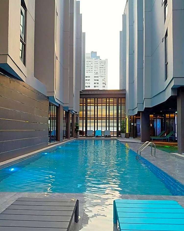 The Quarter Silom by UHG