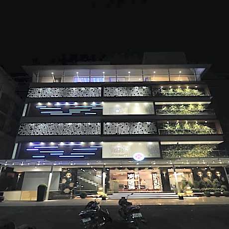 RS EXCLUSIVE & FINE DINE