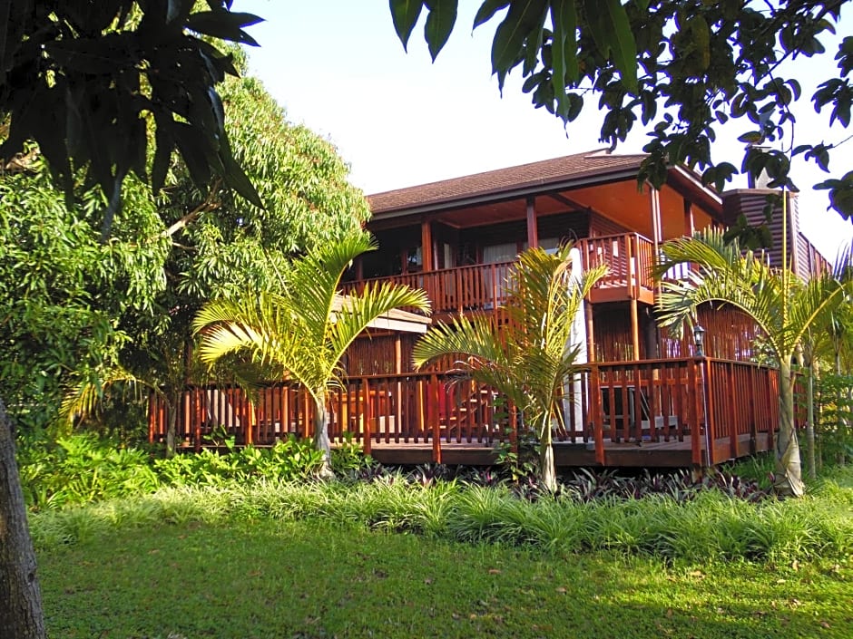 Monzi Safari Lodge