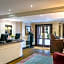 The Capital Hotel, Apartments & Townhouse