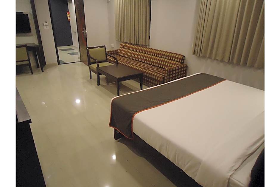 Hotel Maan Residency