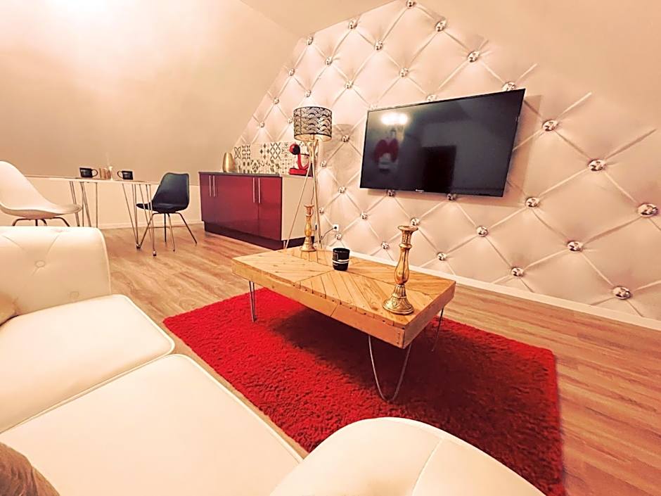 Redroom Loveroom Chambre Spa privative Insolite Thème 50 nuances de grey