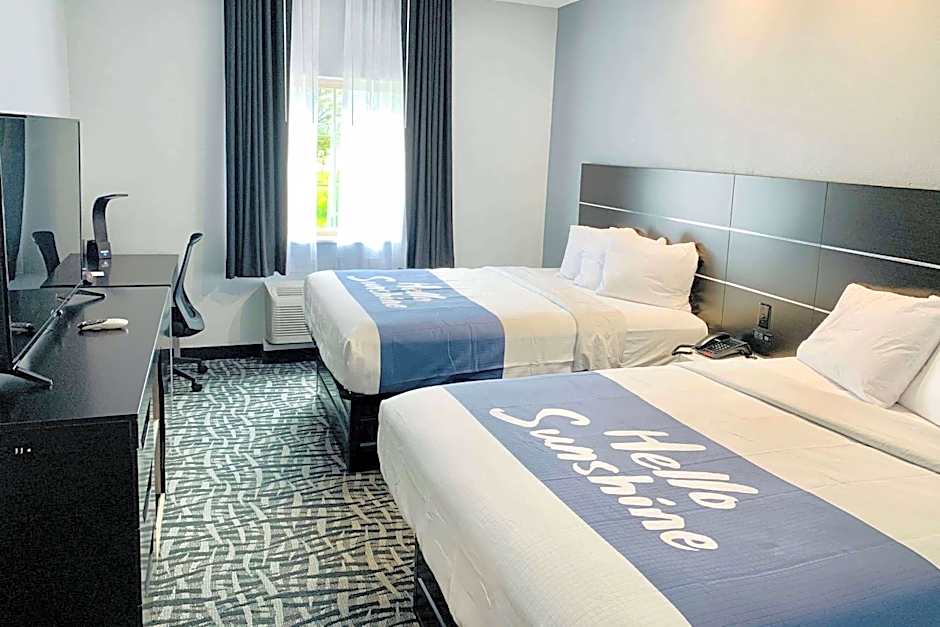 Days Inn & Suites by Wyndham Horn Lake/Memphis Graceland