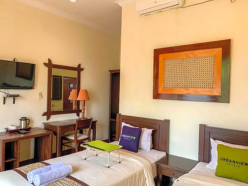 Urbanview Sasono Putro Condongcatur by RedDoorz