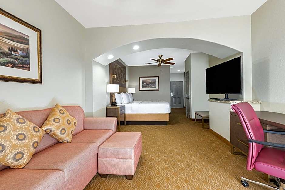 La Quinta Inn & Suites by Wyndham Marble Falls