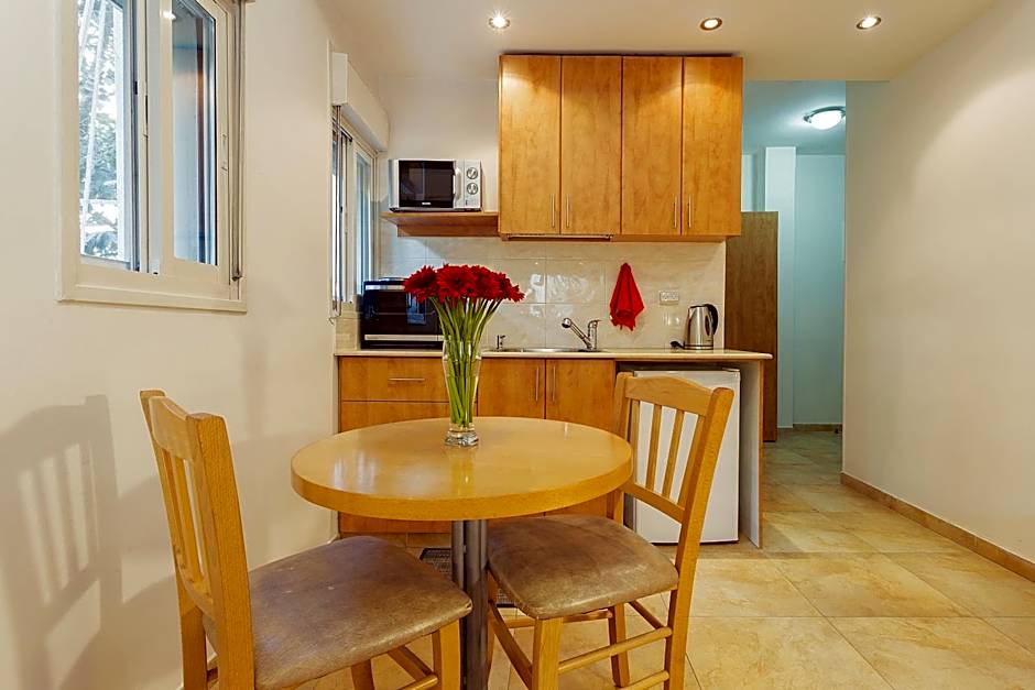 Colony Suites- Hananya St.