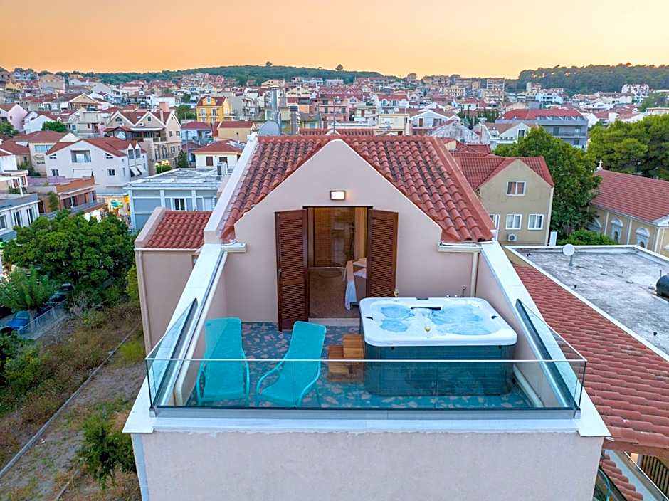 Pink Panther Maisonette Suite