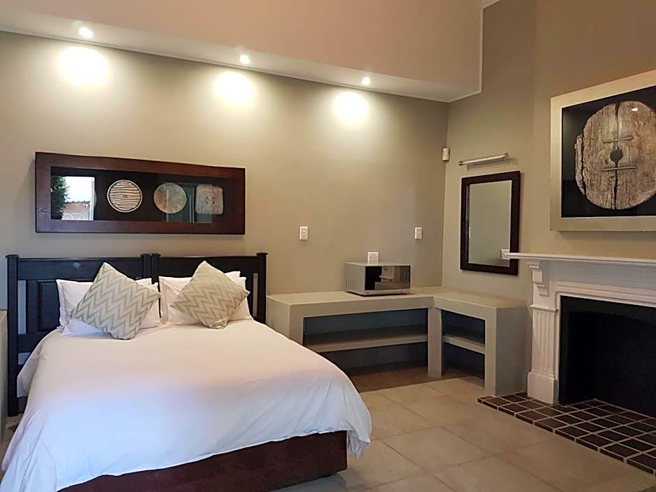 Izimbali Lodge and Restaurant