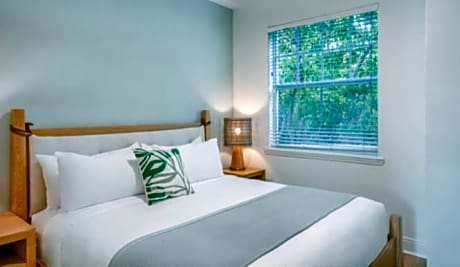 Brand New Bay View King / King